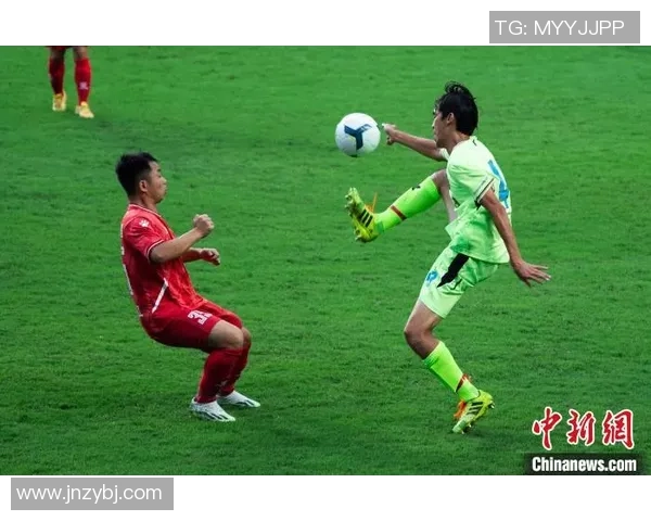 足球明星遭遇意外冲突瞬间集锦精彩图片展示