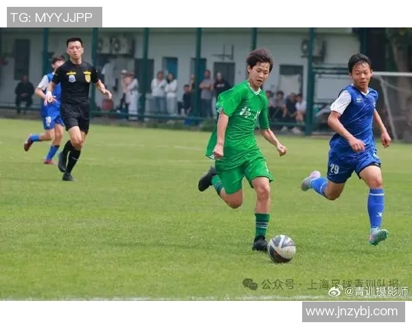 上海足球队在锦标赛中的经验与表现分析与点评