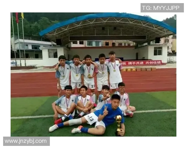 足球明星共庆中秋佳节传递团圆祝福与快乐时光